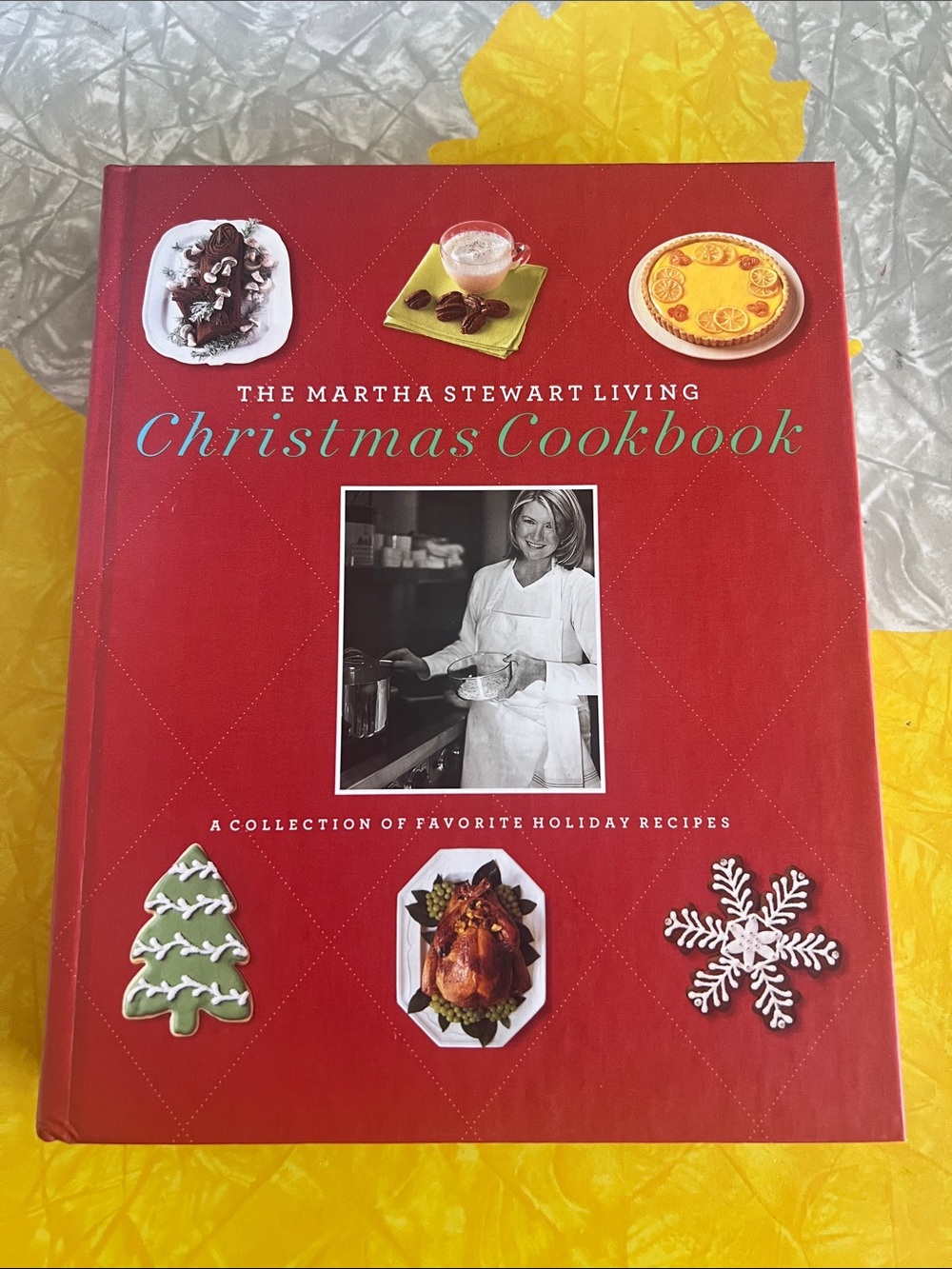 The Martha Stewart Living Christmas Cookbook 2003 Hardback Book, Excellent